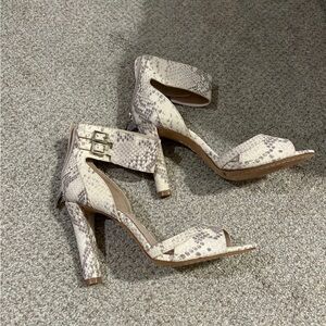 Vince Camuto Heels NWOT